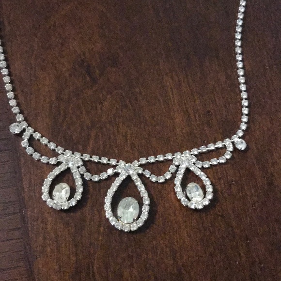 Vintage Necklace and matching earrings - Picture 1 of 3